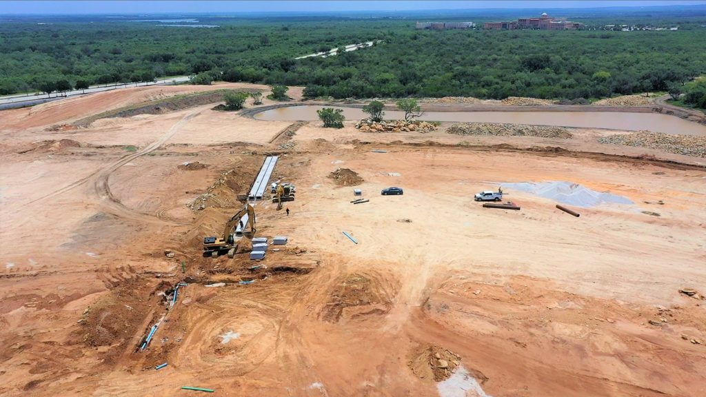 Crews installing drainage infrastructure on Phase 1 of the VIDA site.